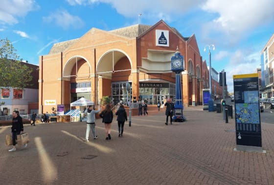Phone repair in Hanley storefront